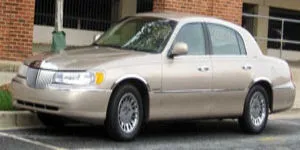 2001 Lincoln Town Car