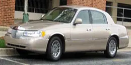 2002 Lincoln Town Car